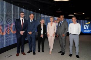 Group Photos with Thierry Botter (Executive Director of QuIC) Jose Maria Lucia Moreno, (Ernst&Young), Carme Artigas (Secretary of State for Digitalization and Artificial Intelligence from the Spanish Government), Luis Fernando Álvarez Gascón (Ametic Vice-President), Jaime Garcia Gomez (AMETIC representatives at QuIC)